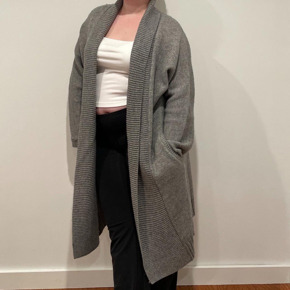 long cozy grey knit sweater from Gap - Picture 4 of 8